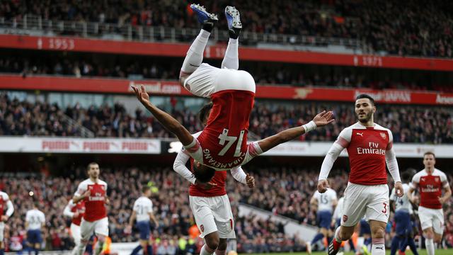 Aubameyang Membantu Arsenal Mengalahkan Tottenham